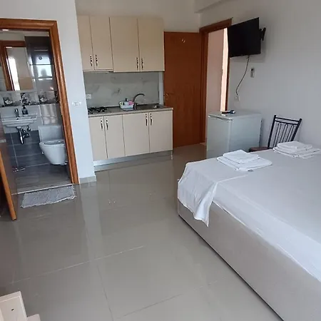 Pensionat Nitro - Sea And Garden Bashkia e Orikumit